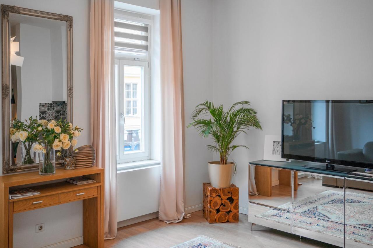 Baross Boutique Apartman Győr Eksteriør billede